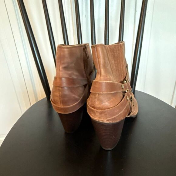 Bella Vita Bronx western buckle leather ankle boots 12 - Picture 7 of 12